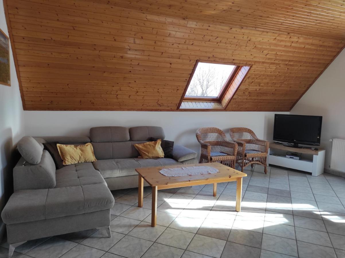 Badacsony Apartmanhaz Badacsonytomaj Buitenkant foto