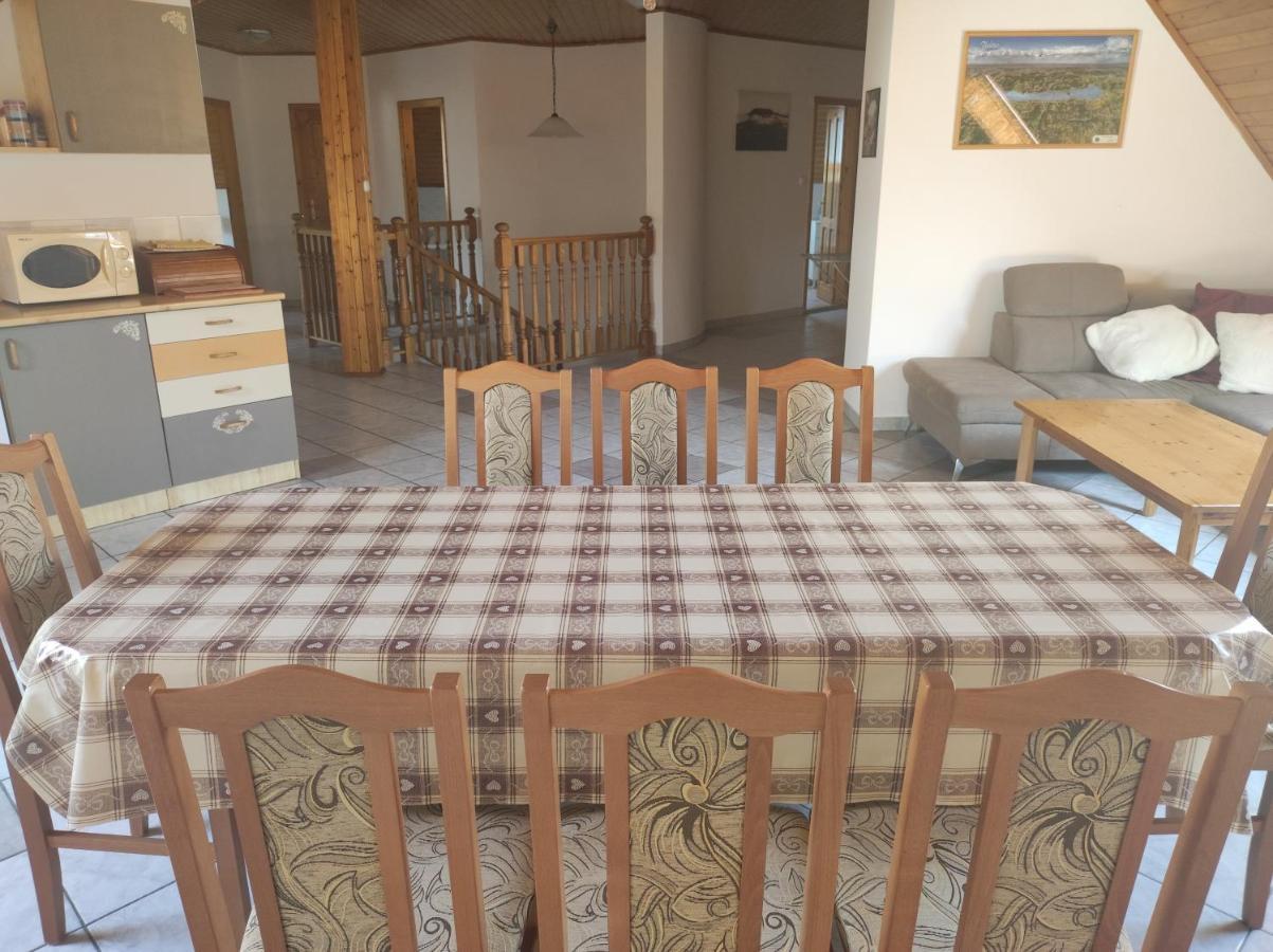 Badacsony Apartmanhaz Badacsonytomaj Buitenkant foto