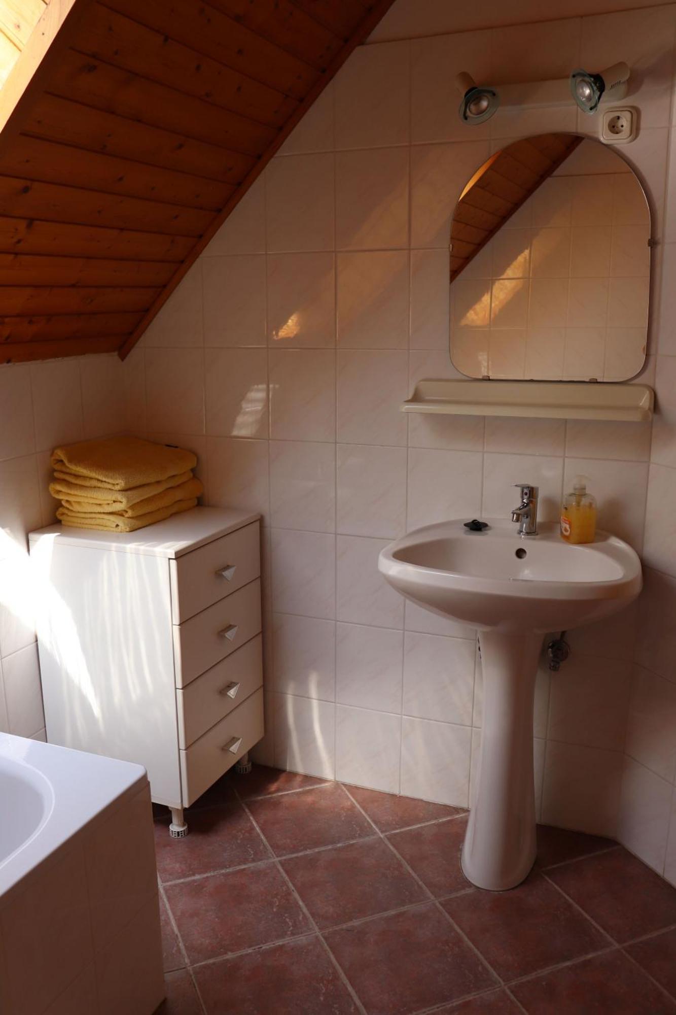 Badacsony Apartmanhaz Badacsonytomaj Buitenkant foto