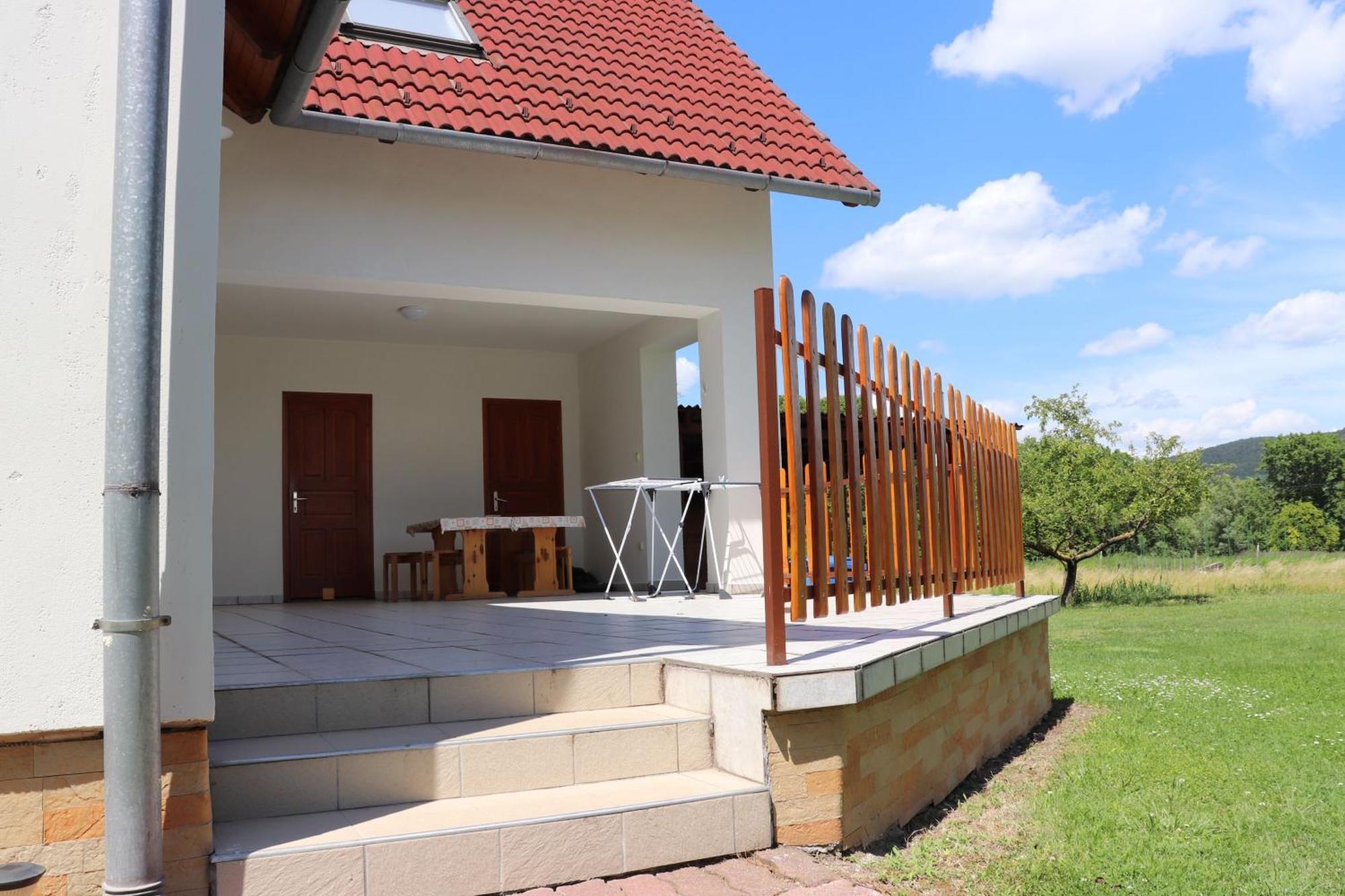 Badacsony Apartmanhaz Badacsonytomaj Buitenkant foto